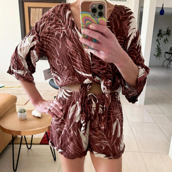 O'Neill Women's Tropical Print Shorts | Top Set - Size S-M - Picture 1 of 9